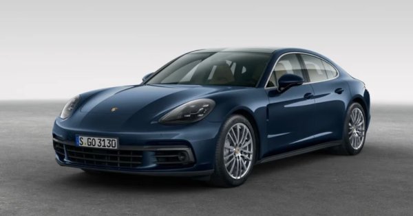 (4,3 секунди, 285 км/ч)


Повечето фенове на Porsche биха нарекли ерес тази комбинация с дизел. Но днес компанията иска да е конкурентна във всеки сектор. Така че  най-бързият дизелов автомобил на Porsche е и най-бързият сериен дизелов автомобил въобще

Снабден с 4,0-литров би-турбо V8, същият, който се намира в Bentley Bentayga Diesel и Audi SQ7, Panamera 4S Diesel може да постигне някои световни рекорда. С пакета Sport Chrono той достига стотака само за 4,3 секунди (4,5 секунди без него). Брутално, да, но и без усилие. А именно, този елегантен спортен автомобил/комби с четири врати и 422 к.с. има огромен въртящ момент от 850 Нм, наличен от 1000 до 3200 об/мин, така че ще ускори без колебание на всяка предавка. Поставете осемстепенния автоматик на най-високата предавка на магистралата и той пак ще дърпа, сякаш животът му зависи от това.

Porsche вече не произвежда Panamera 4S Diesel, като причината се крие точно в скандала с манипулираните дизели на VW. Има ли смисъл това чудовище от комбинация с електричество? Дори и с 48-волтова система, той получава впечатляващите 6,72 литра на 100 км комбиниран разход.